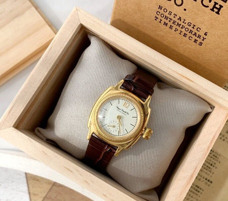 Temperament Vintage Square Watch – Unisex 28mm Genuine Leather Quartz Timepiece