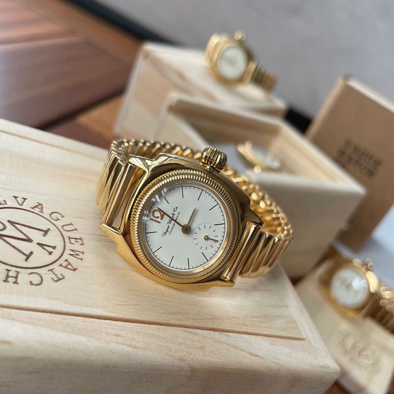 Temperament Vintage Square Watch – Unisex 28mm Genuine Leather Quartz Timepiece