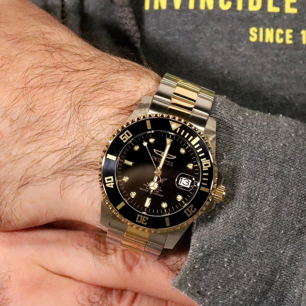 Invicta Men's Pro Diver Automatic 44mm Two Tone, Black dial