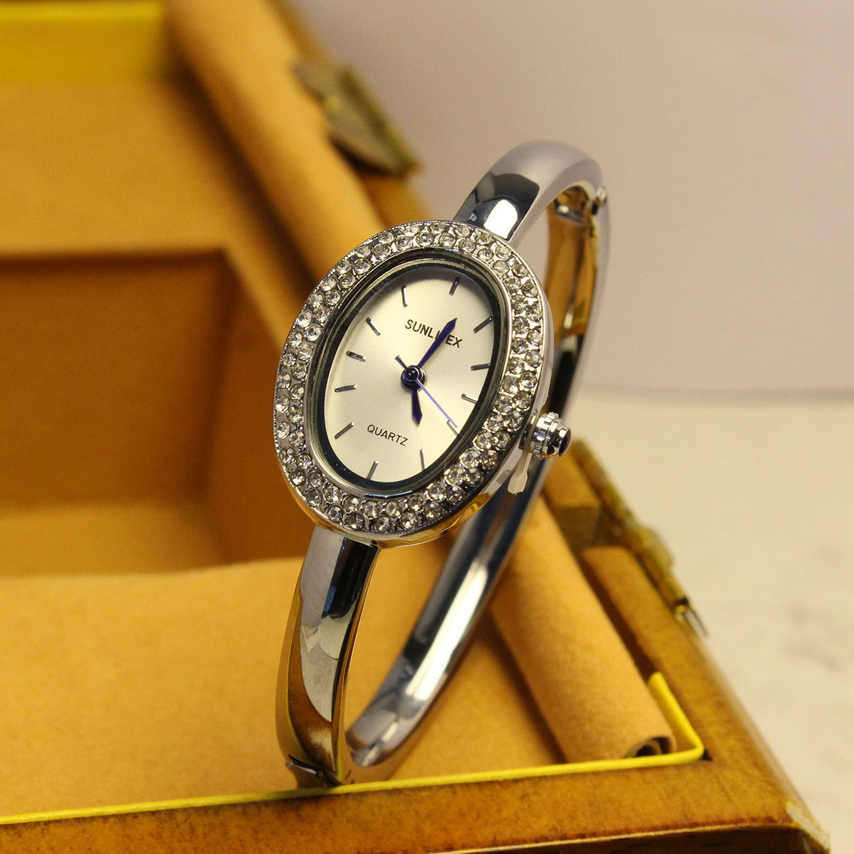 Lady's Rose Gold Diamond Bezel Luxury High-end Niche Design Oval Bracelet Watch