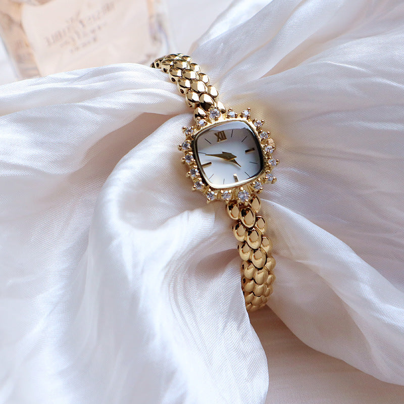 Womens Niche Vintage Thin-chain Watch
