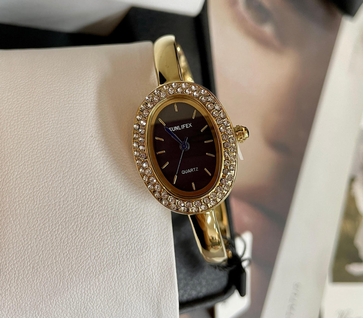 Lady's Rose Gold Diamond Bezel Luxury High-end Niche Design Oval Bracelet Watch
